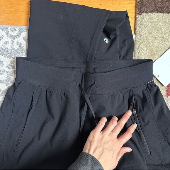 NWT License to Train High Rise Jogger Pant - Womens size 6 - Lululemon - Picture 5 of 11